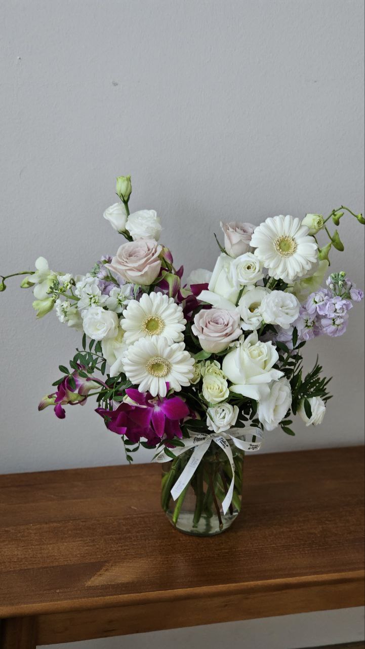 [Bigger Version] Daily Flowers in a Mason Jar!